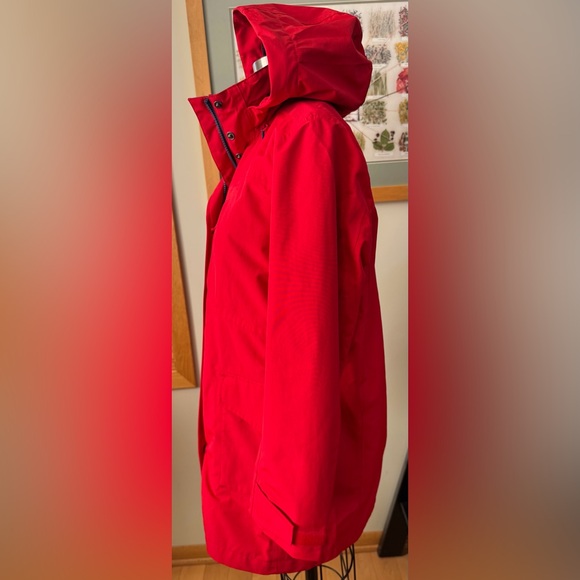 LANDS END Squall Waterproof Rain
Jacket Womens Small Red Hooded Zip
Fleece Lined - Picture 6 of 10